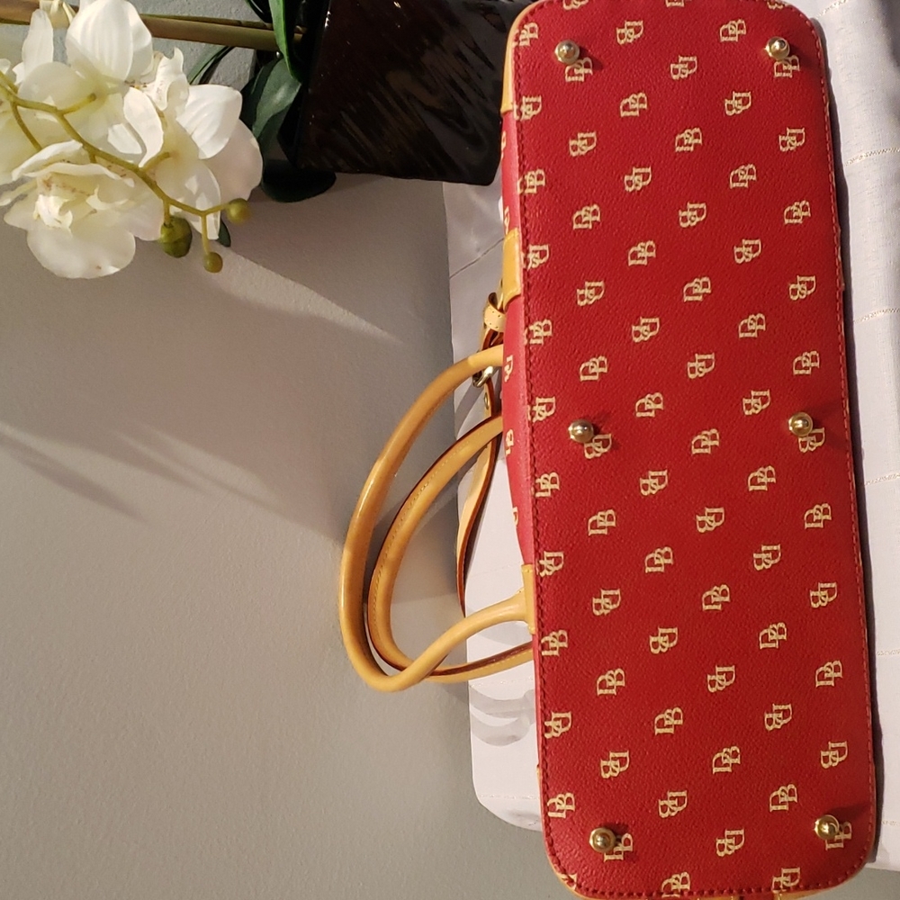 ❣️💫MARK DOWN💫❣️Dooney & Bourke Bag - Picture 7 of 11